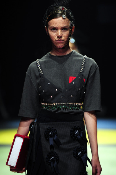 Hyein Seo's Graduate Look 1